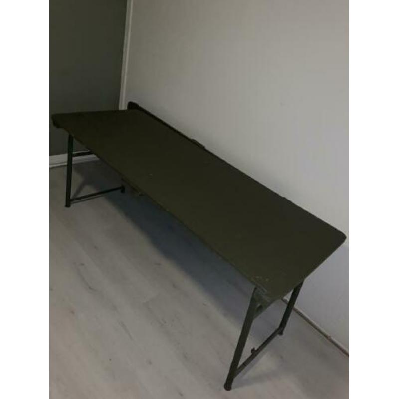 Legertafel bureau