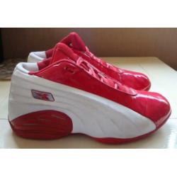 Mooie rood/wit leren schoenen van Reebok (maat 38)
