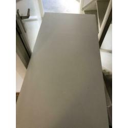 Mooie bureau van Ikea nu meenemen !!
