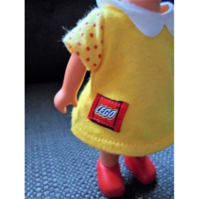 Lego Duplo popje Lisa. Originele jurkje