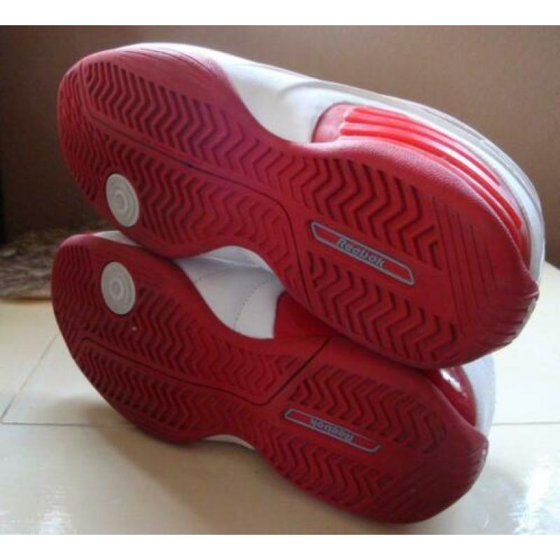 Mooie rood/wit leren schoenen van Reebok (maat 38)