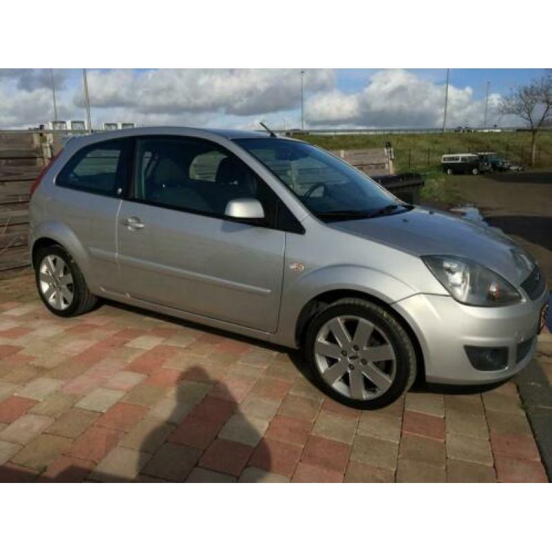 Ford Fiesta 1.6-16V Ghia NL-Auto (bj 2006)