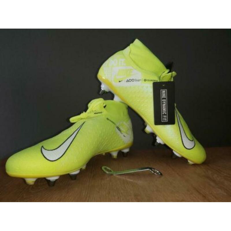 Nike Phantom voetbalschoenen, ijzeren noppen, maat 44