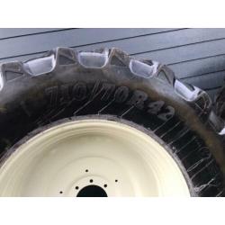 710/70r42 banden met velgen 8 gaats zf steek