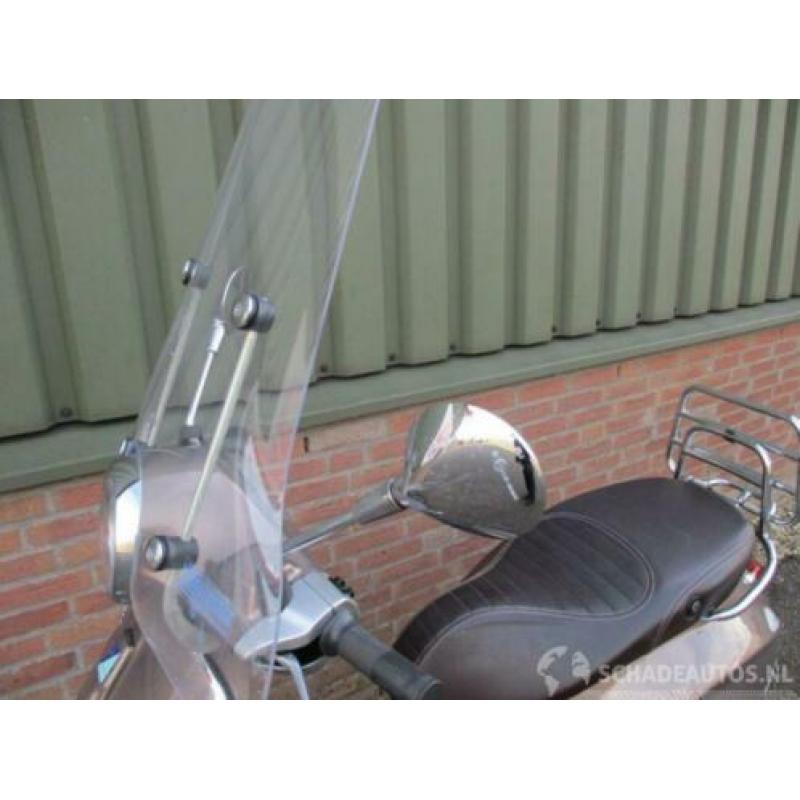 Piaggio Primavera Snor 35 (bj 2017)
