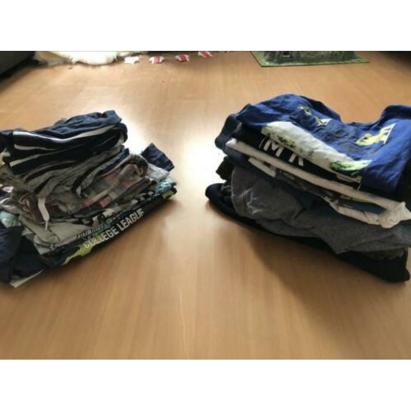 Groot pakket jongens kleding maat 134/140 met Nike schoenen