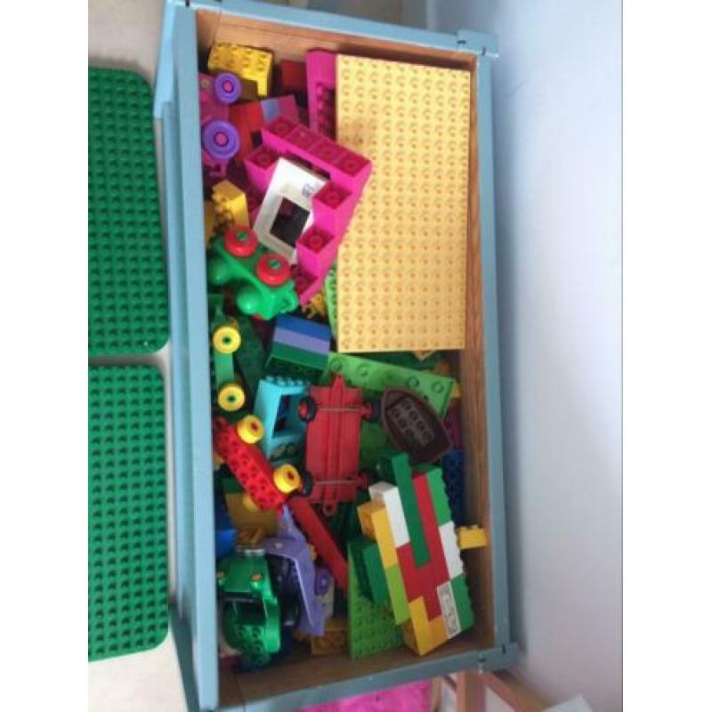 Grote kist vol Duplo met 2 grote grondplaten