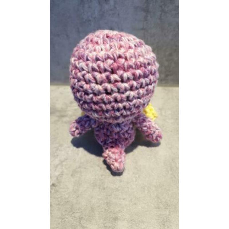zelf gehaakt pinquin knuffeltje