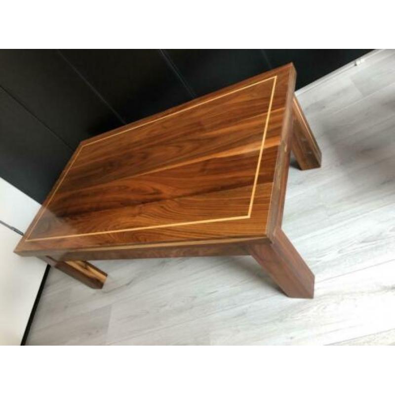 Salontafel handgemaakt massief notenhout