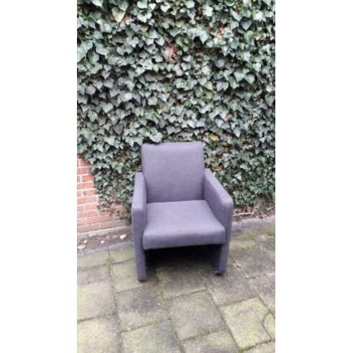 Gratis 4 nog mooie eethoekstoelen.
