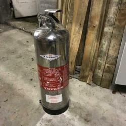 3 oude engelse brandblussers