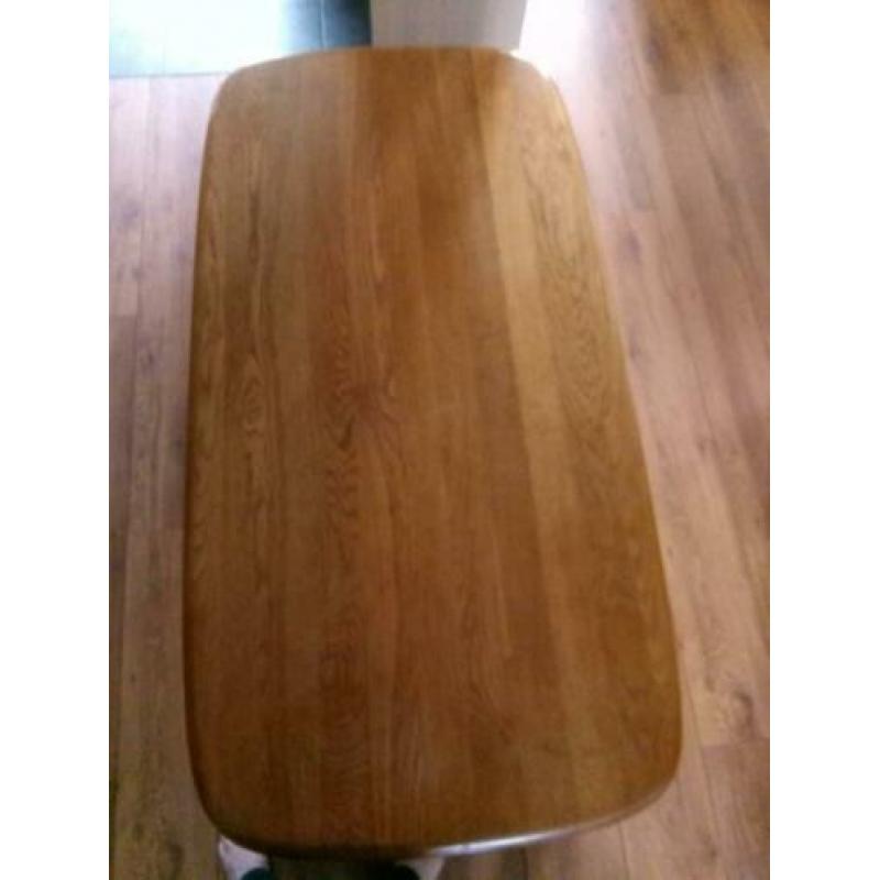 massief eiken salontafel lengte 1.25 breed 70 cm hoog 45 cm