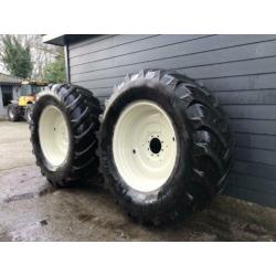 710/70r42 banden met velgen 8 gaats zf steek