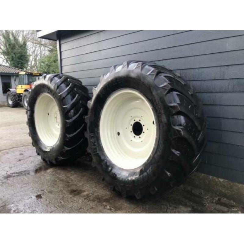 710/70r42 banden met velgen 8 gaats zf steek
