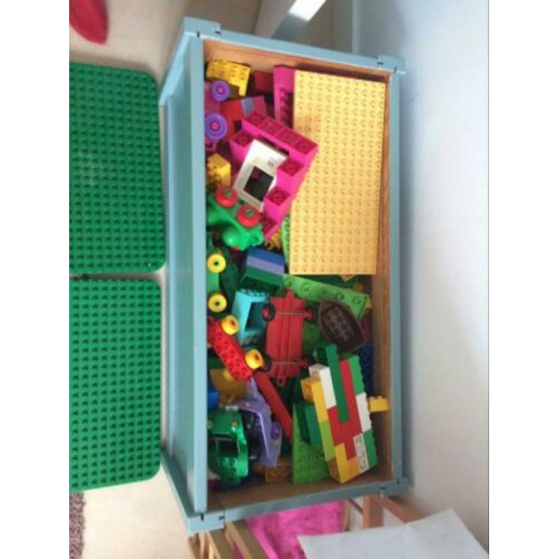 Grote kist vol Duplo met 2 grote grondplaten