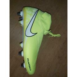 Nike Phantom voetbalschoenen, ijzeren noppen, maat 44