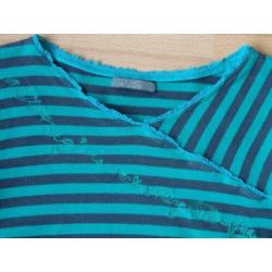 Leuke groen/zwart gestreepte longsleeve maat 128