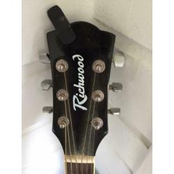 Akoestische gitaar Richwood. Als nieuw.