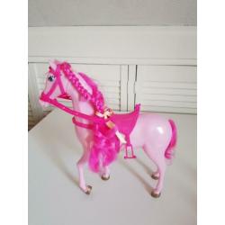 Prinses Barbie met paard