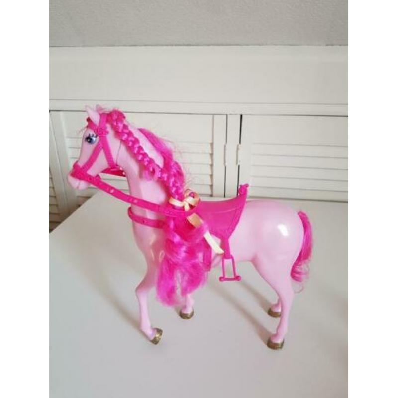 Prinses Barbie met paard