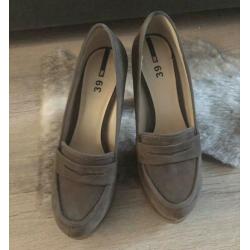 Nieuwe WE pumps met blokhak | taupe | maat 39