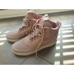 Nike air duckboot pink 44