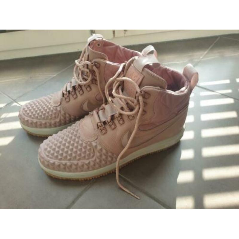 Nike air duckboot pink 44
