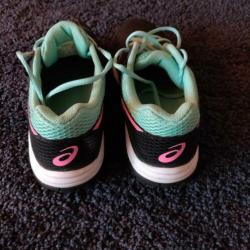 Hockey schoenen maat 39 in perfecte staat, amper gedragen!