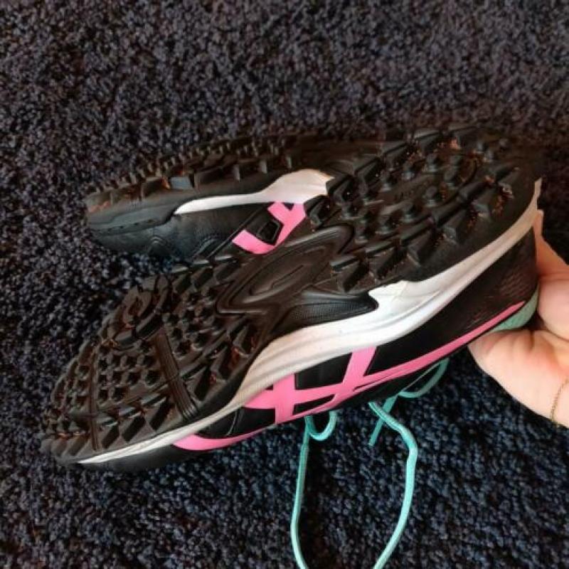 Hockey schoenen maat 39 in perfecte staat, amper gedragen!