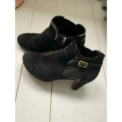 Clarks maat 38 zwart met gouden details
