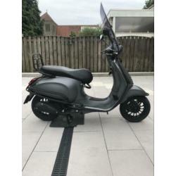 *Vespa Super Sport Full Option Snorscooter 4-tact.