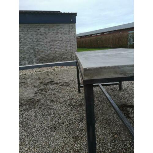 Beton buiten tafel