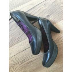 MEXX grijs leren pumps met plateau-zool mt 40