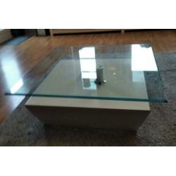Vierkante glazen salontafel