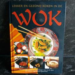 Lekker en gezond koken in de wok. Hardkaft boek uit 1991