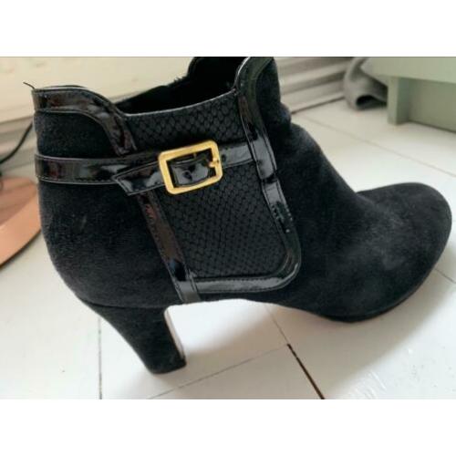Clarks maat 38 zwart met gouden details
