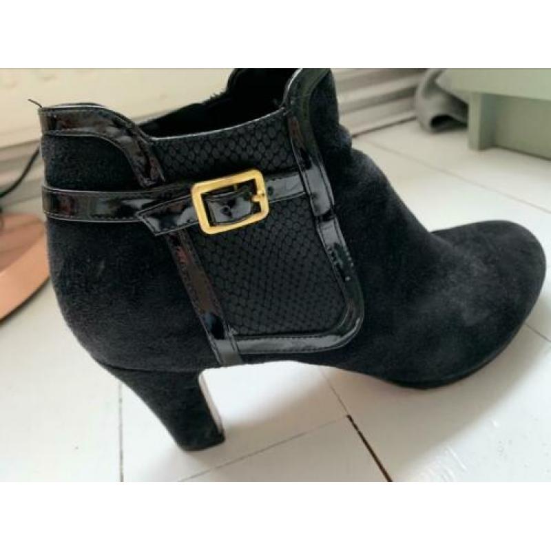 Clarks maat 38 zwart met gouden details