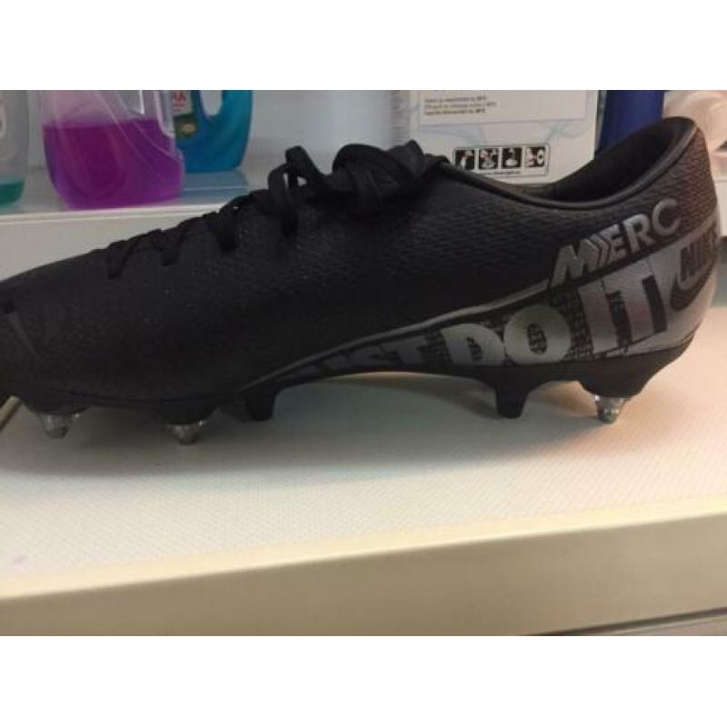 Maat 43 Nike mercurial met SG en anti clog