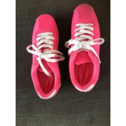 Leuke zomerse sneakers mt 39