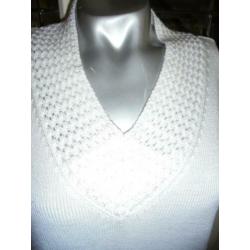 prachtige trui creme mooie hals 42