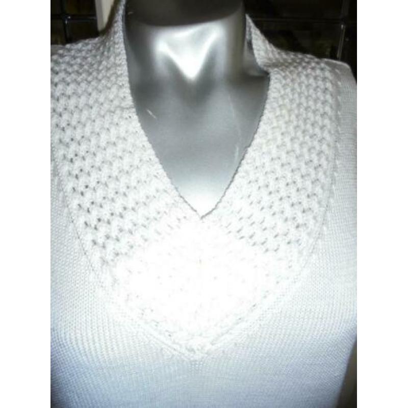 prachtige trui creme mooie hals 42
