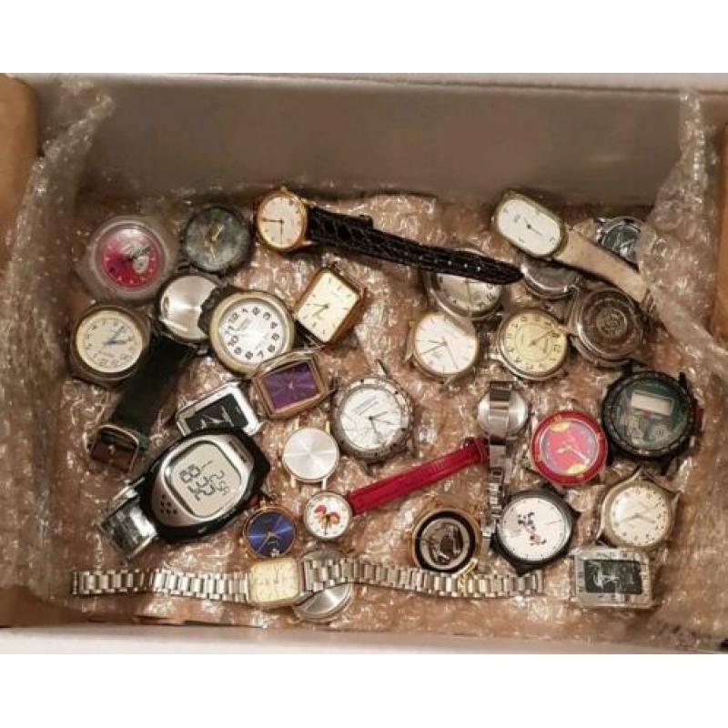 Groot lot horloges, partij ruim 3 kg, 100+ horloges