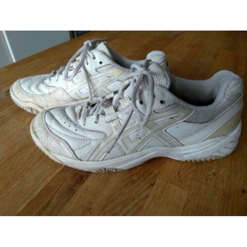 Asics Advantage tennisschoenen maat 40,5