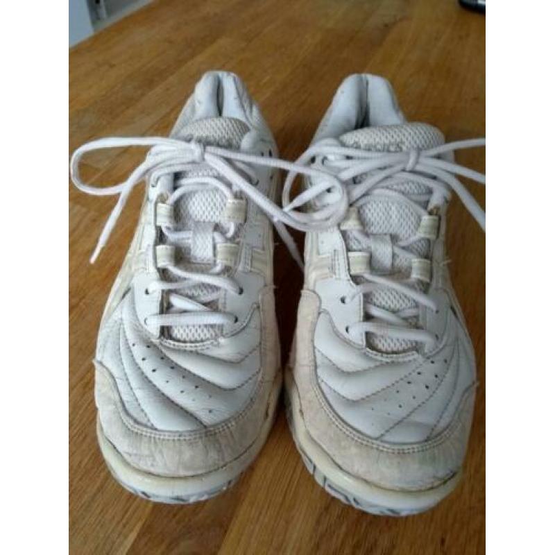 Asics Advantage tennisschoenen maat 40,5