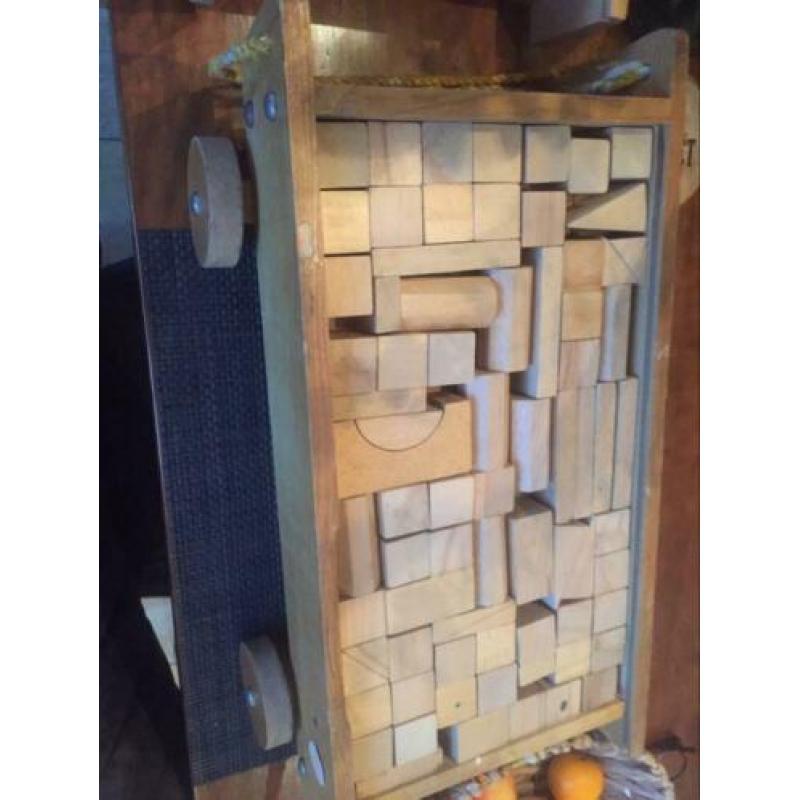 Houten blokkenwagen
