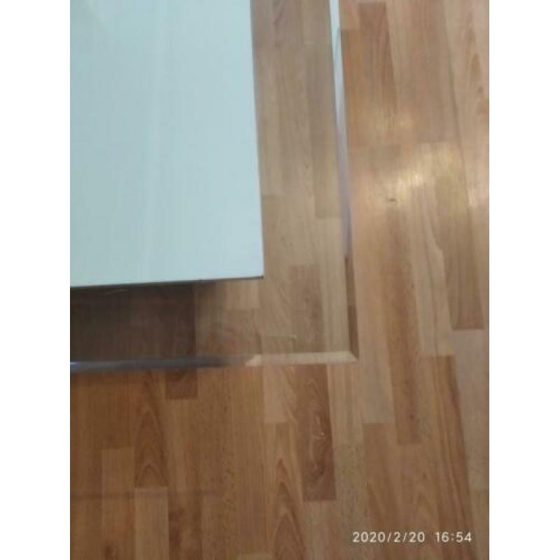 Vierkante glazen salontafel