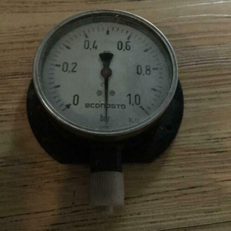 Econosto manometer, 0 tot 1 bar onderaansluiting