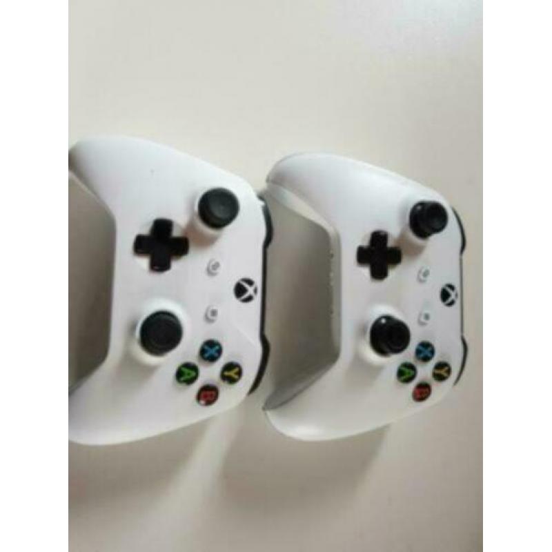 Xbox one S (2 controllers en 7 spellen) 500 gb
