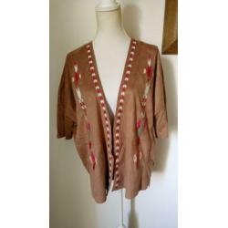MOOI en TRENDY suedelook Ibizastijl jasje mt. S/M - nieuw