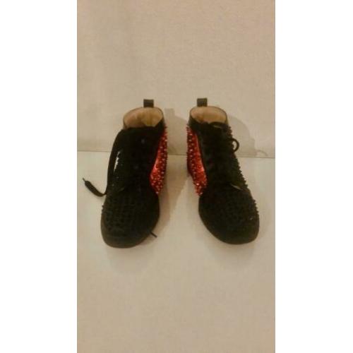 Louboutin maat 42 rood/zwart
